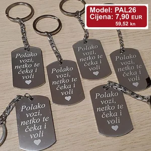 Privjesak s gravurom teksta